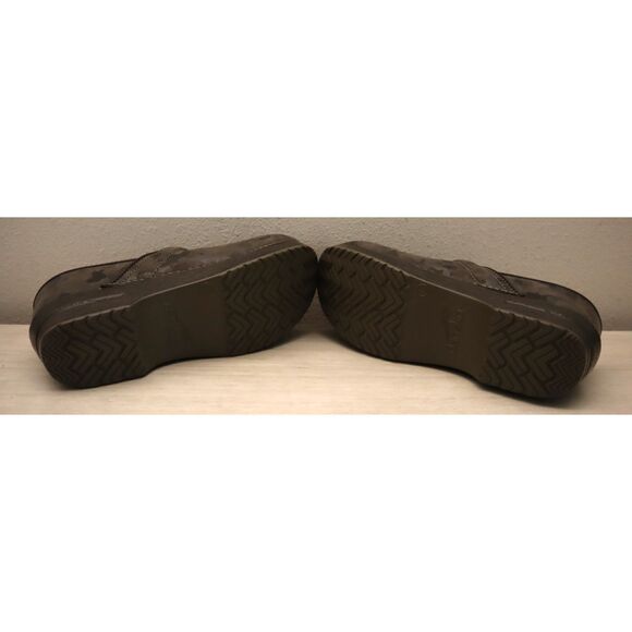 Dansko 106-989878 Women's Sz 9.5-10M Professional Camo Suede Nursing Clogs - Picture 4 of 16
